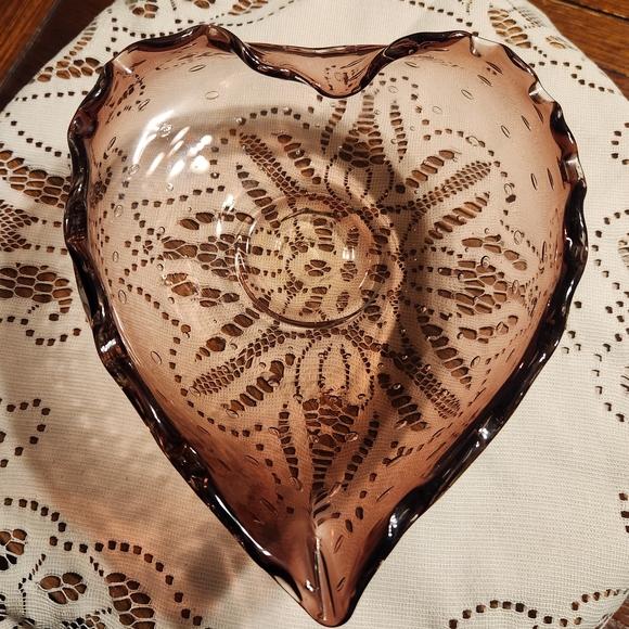 Amethyst Hand Blown Art Glass Bullicante Controlled Bubble Heart Shaped Dish - Picture 1 of 15